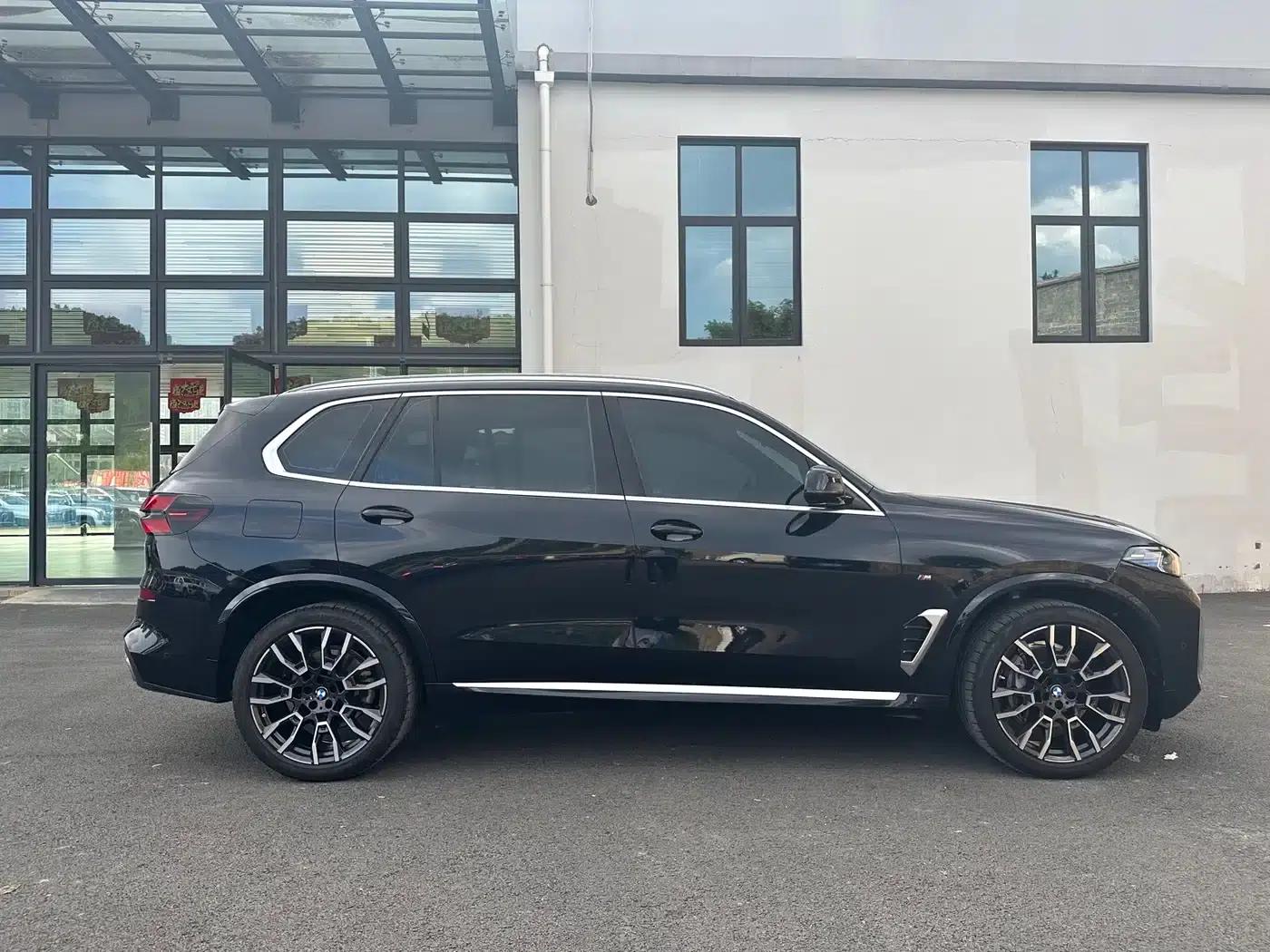 2023 BMW X5 xDrive 40Li M Sport Package — миниатюра 15