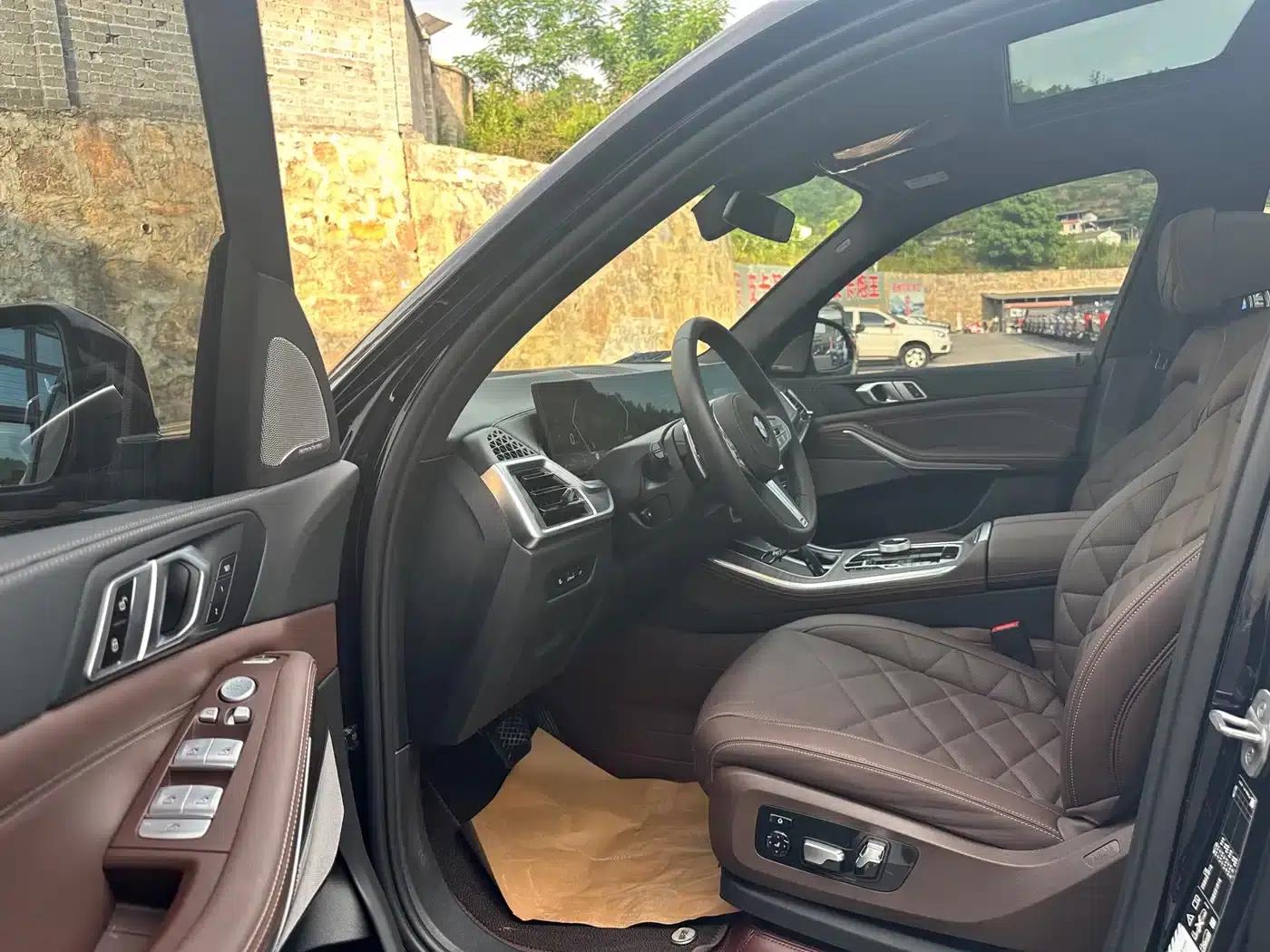 2023 BMW X5 xDrive 40Li M Sport Package — миниатюра 4