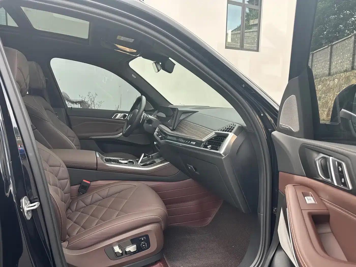 2023 BMW X5 xDrive 40Li M Sport Package — миниатюра 6
