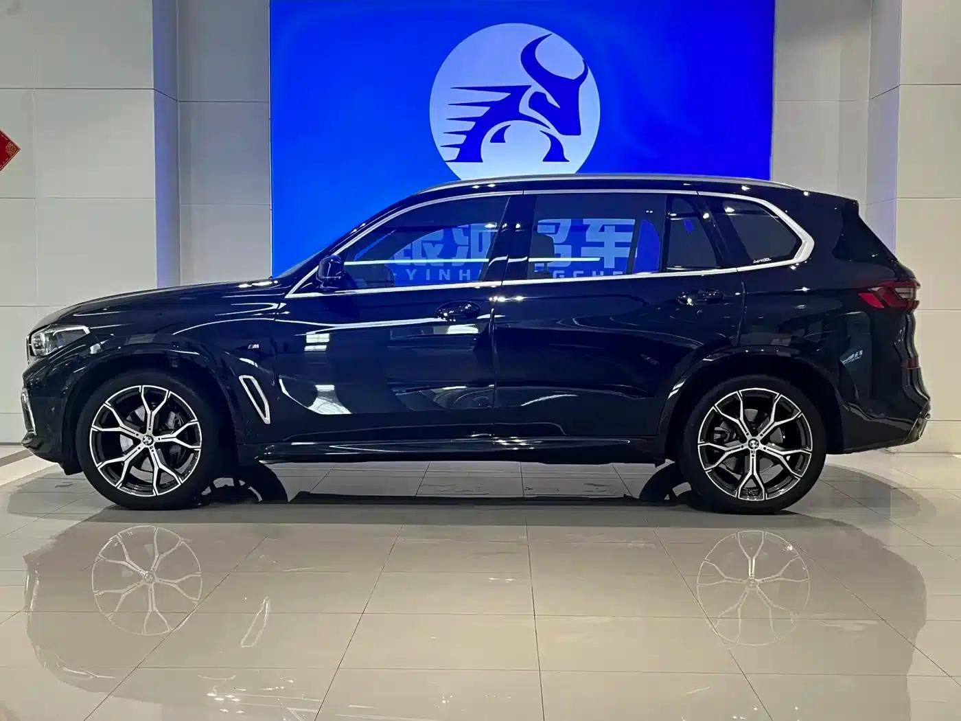 BMW X5 2022 xDrive 40Li M Sport Package — миниатюра 4