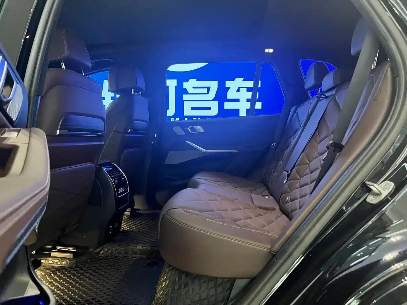 BMW X5 2022 xDrive 40Li M Sport Package — миниатюра 7