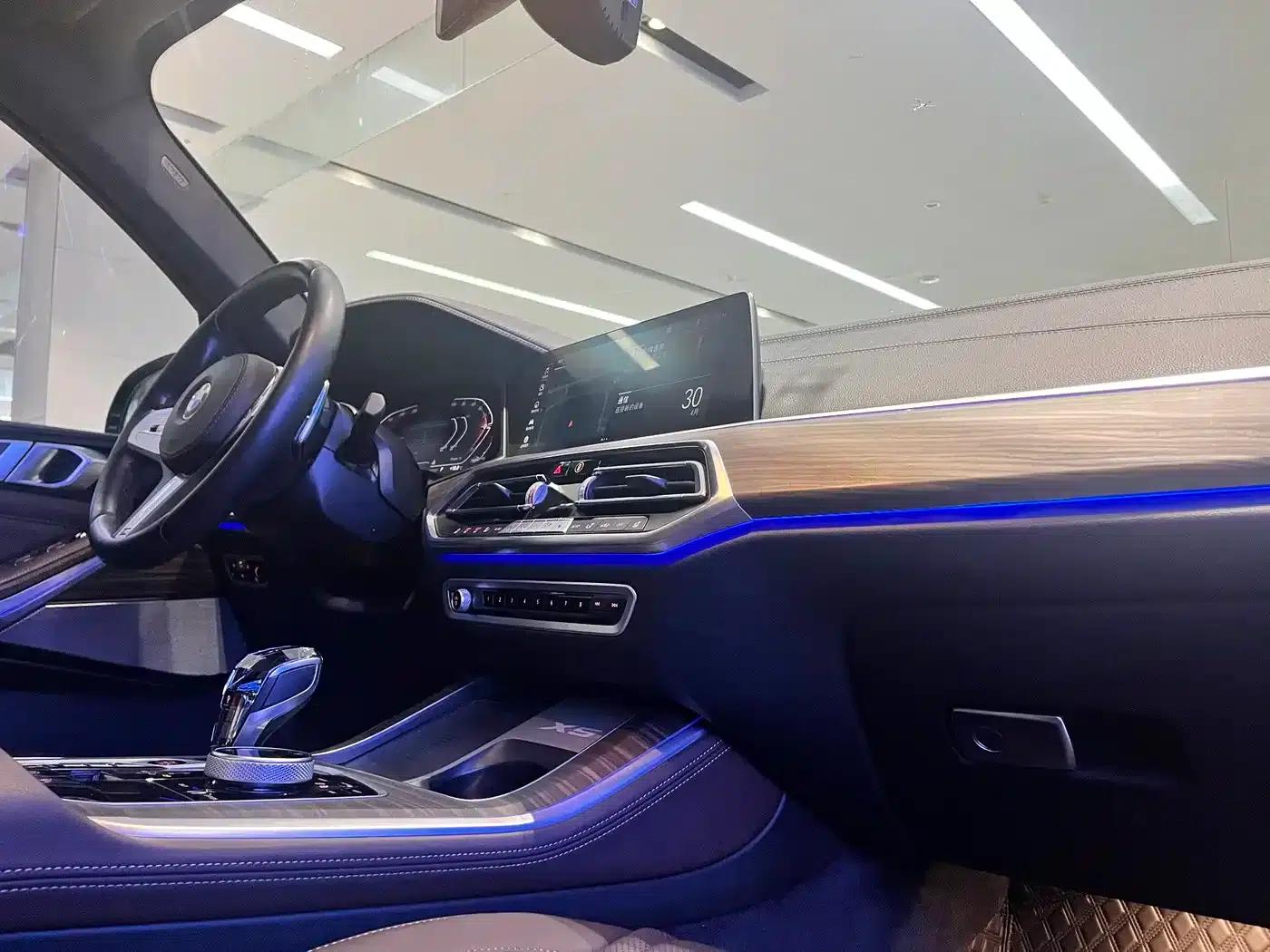 BMW X5 2022 xDrive 40Li M Sport Package — миниатюра 10