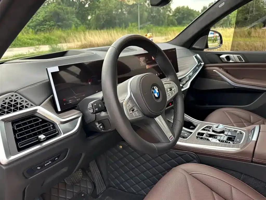 BMW X5 2023 xDrive 40Li M Sport Shadow Edition — миниатюра 13