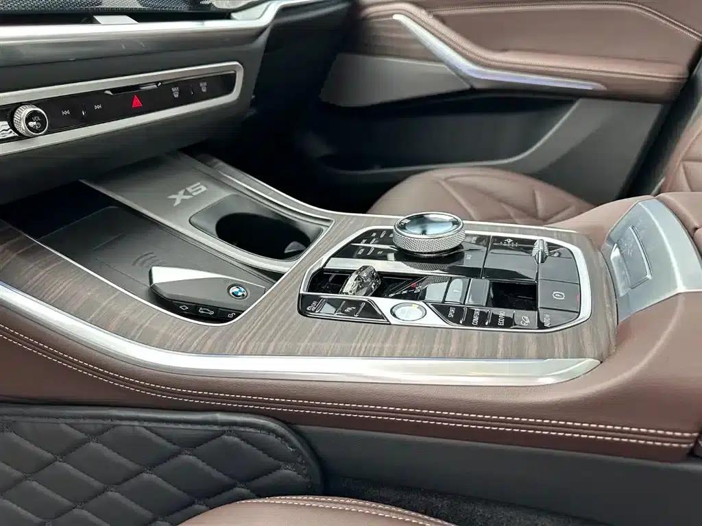 BMW X5 2023 xDrive 40Li M Sport Shadow Edition — миниатюра 14