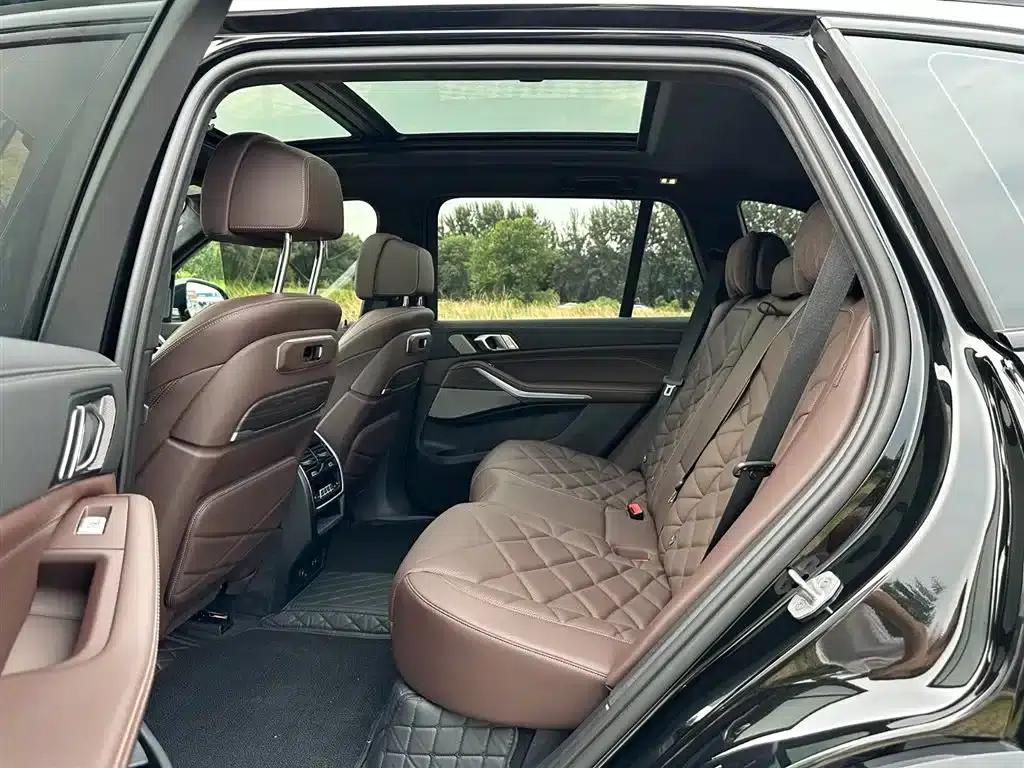BMW X5 2023 xDrive 40Li M Sport Shadow Edition — миниатюра 15