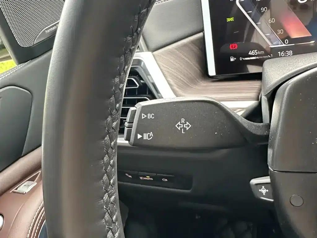 BMW X5 2023 xDrive 40Li M Sport Shadow Edition — миниатюра 25