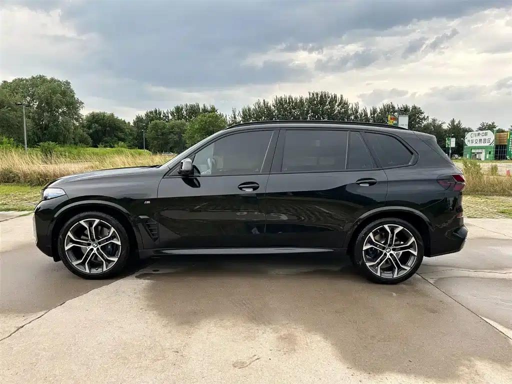 BMW X5 2023 xDrive 40Li M Sport Shadow Edition — миниатюра 9