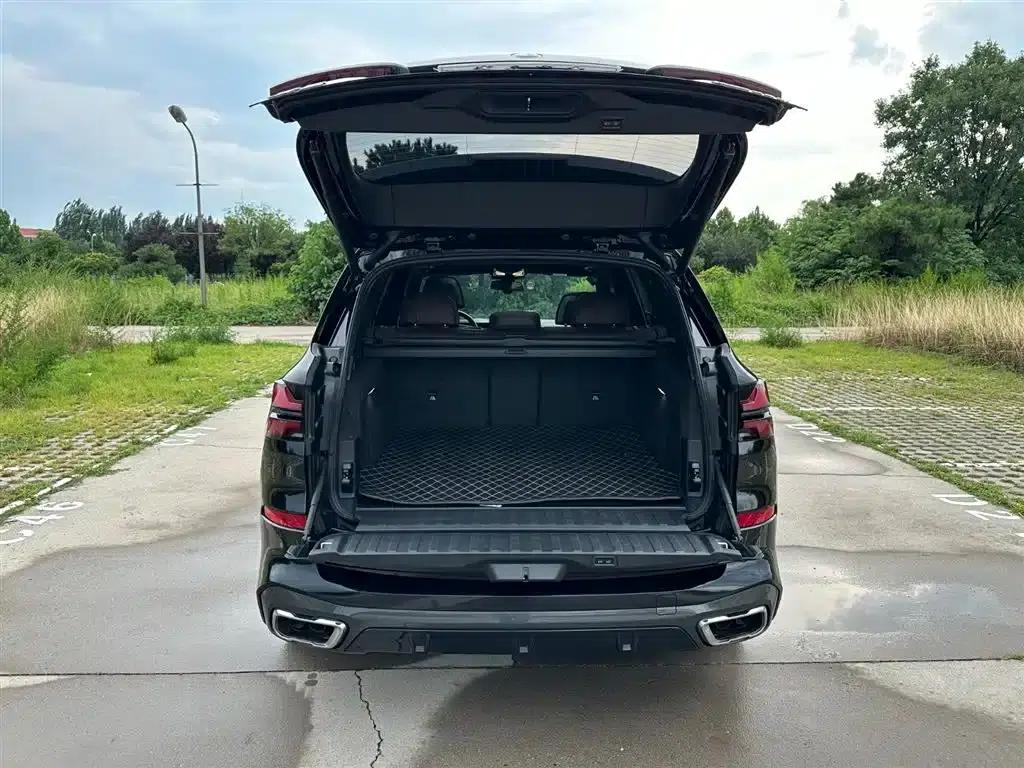 BMW X5 2023 xDrive 40Li M Sport Shadow Edition — миниатюра 10
