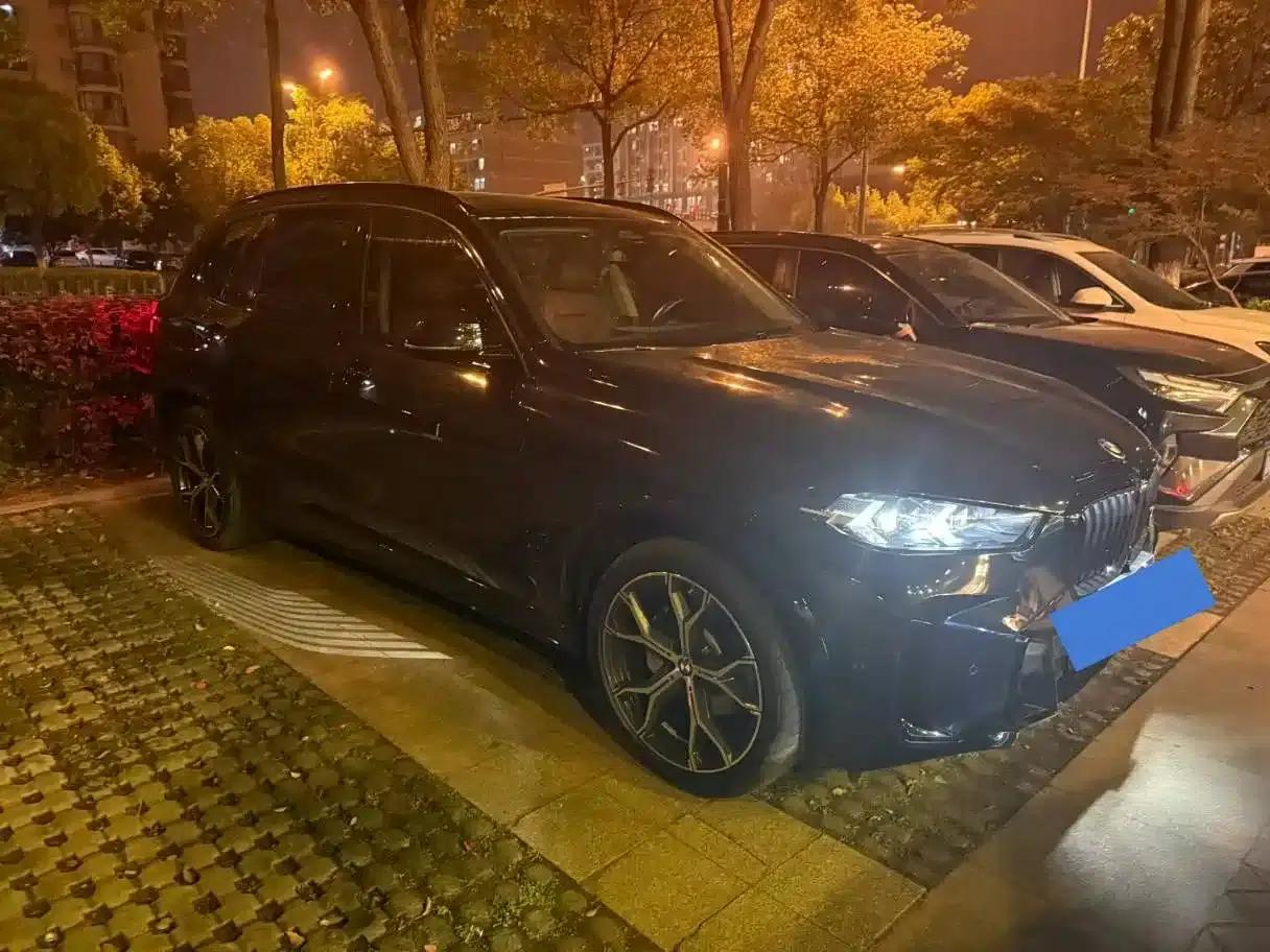 BMW X5 2023 xDrive 30Li M Sport Shadow Edition — миниатюра 3