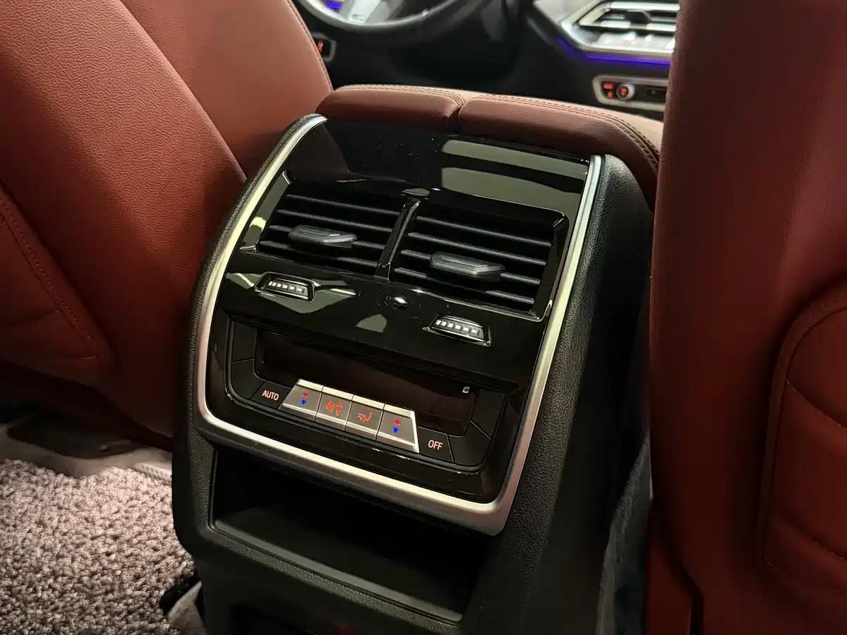 BMW X5 2022 xDrive 40Li M Sport Package — миниатюра 16