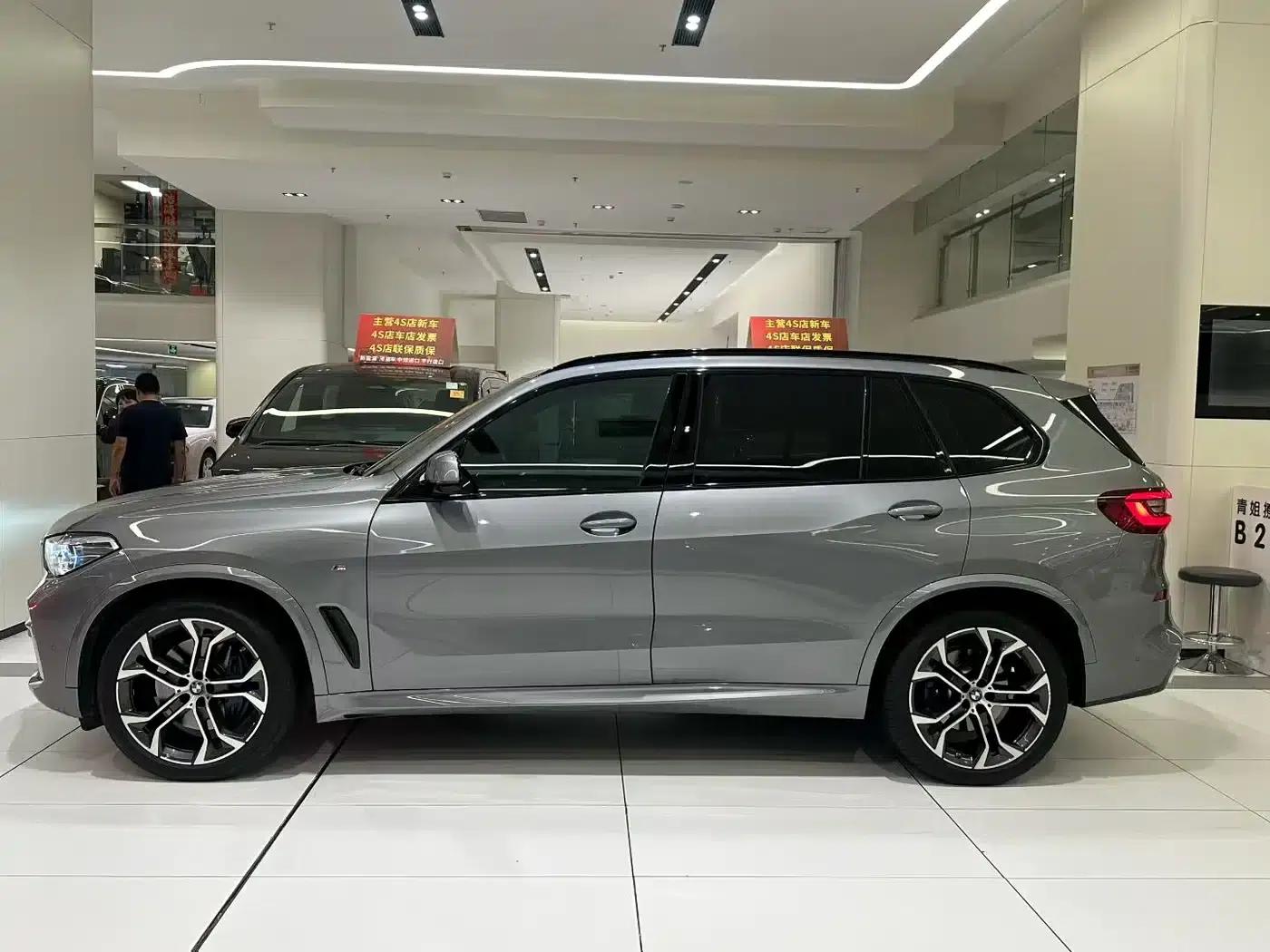BMW X5 2022 xDrive 40Li M Sport Package — миниатюра 3