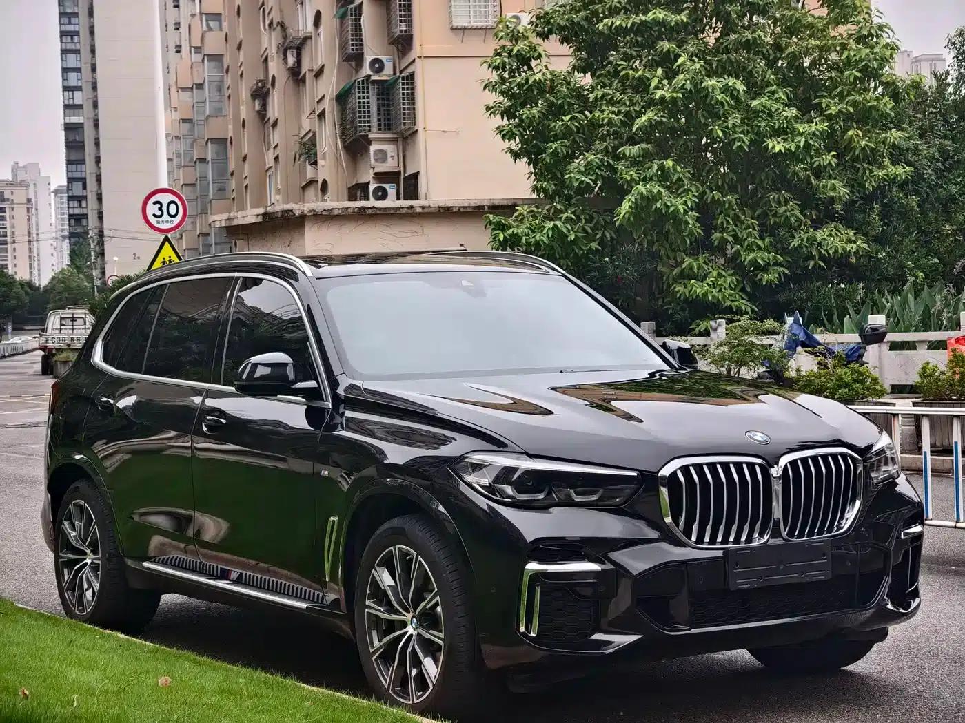 BMW X5 2022 xDrive 30Li M Sport Package — миниатюра 3