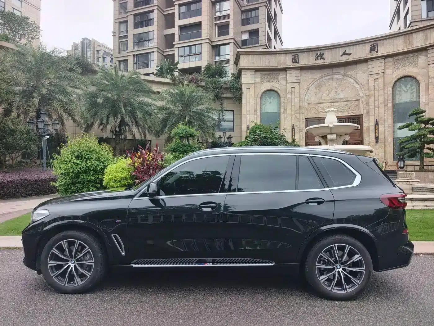 BMW X5 2022 xDrive 30Li M Sport Package — миниатюра 5