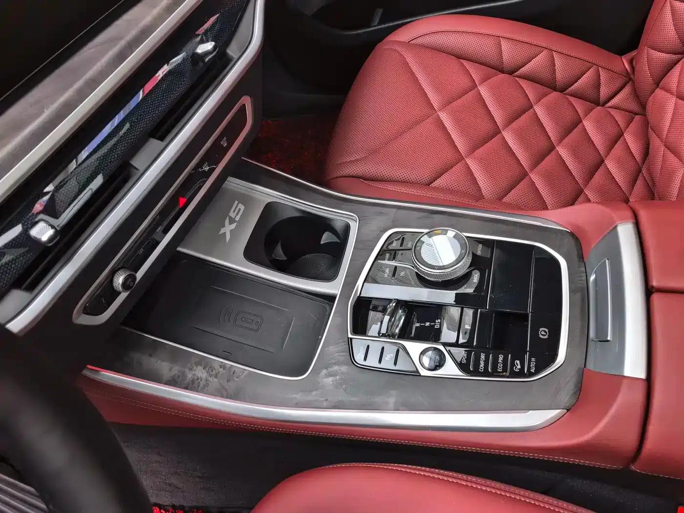BMW X5 2023 xDrive 30Li M Sport Shadow Edition — миниатюра 23