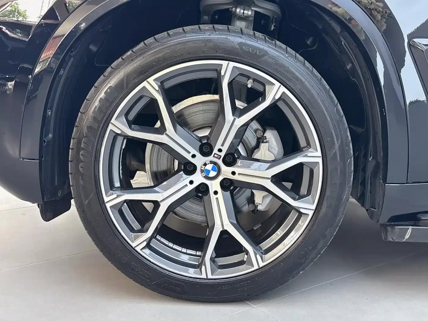 BMW X5 2023 xDrive 30Li Luxury M Sport Package — миниатюра 16