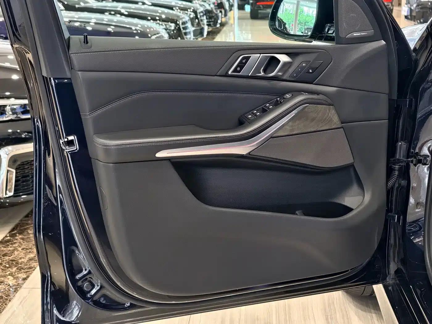 2021 BMW X5 Imported xDrive40i Luxury M Sport Package — миниатюра 4