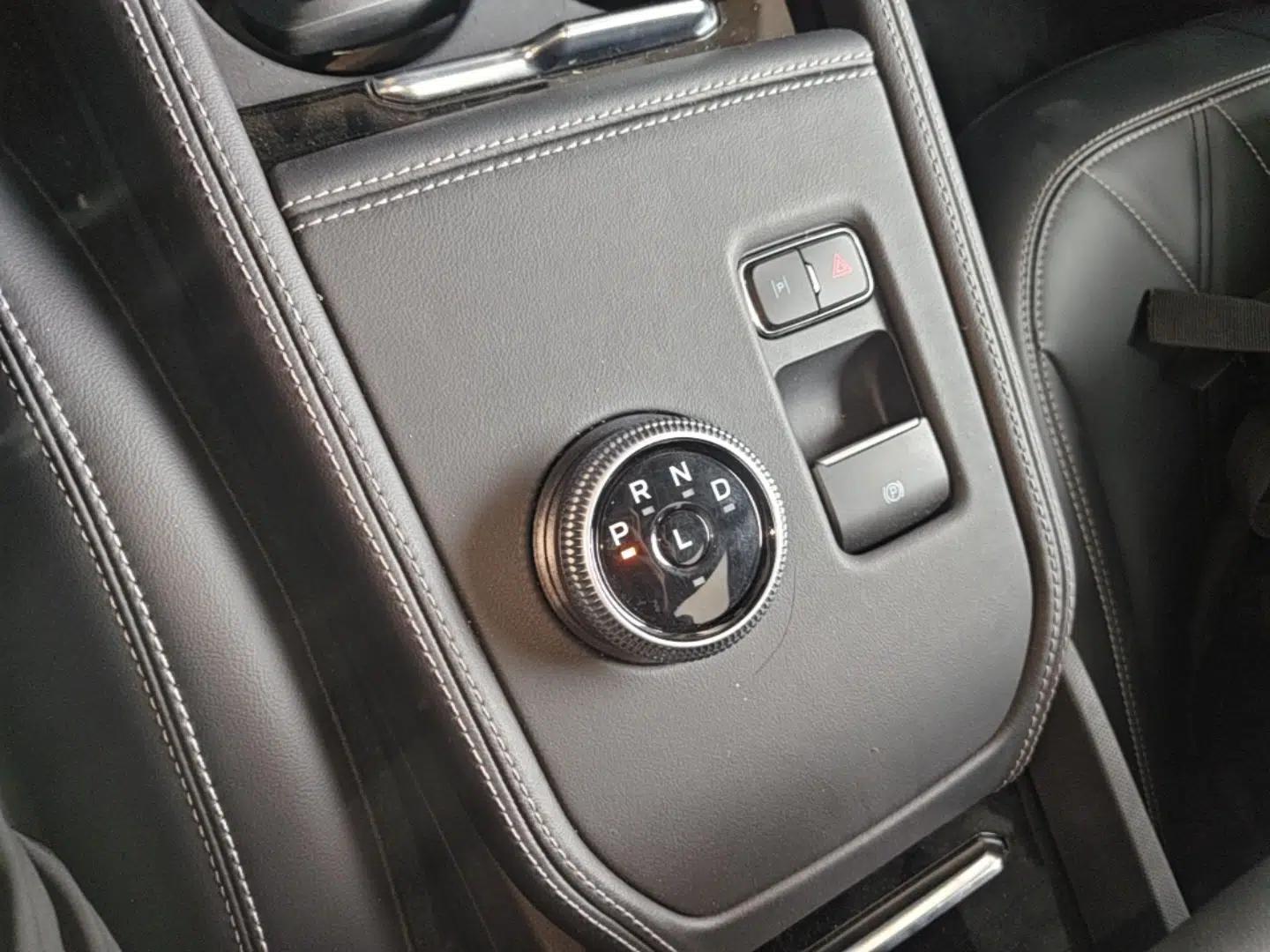 Ford Mustang Mach-E 2021 Leap Edition Rear-Drive Version (Standard Range) — миниатюра 16