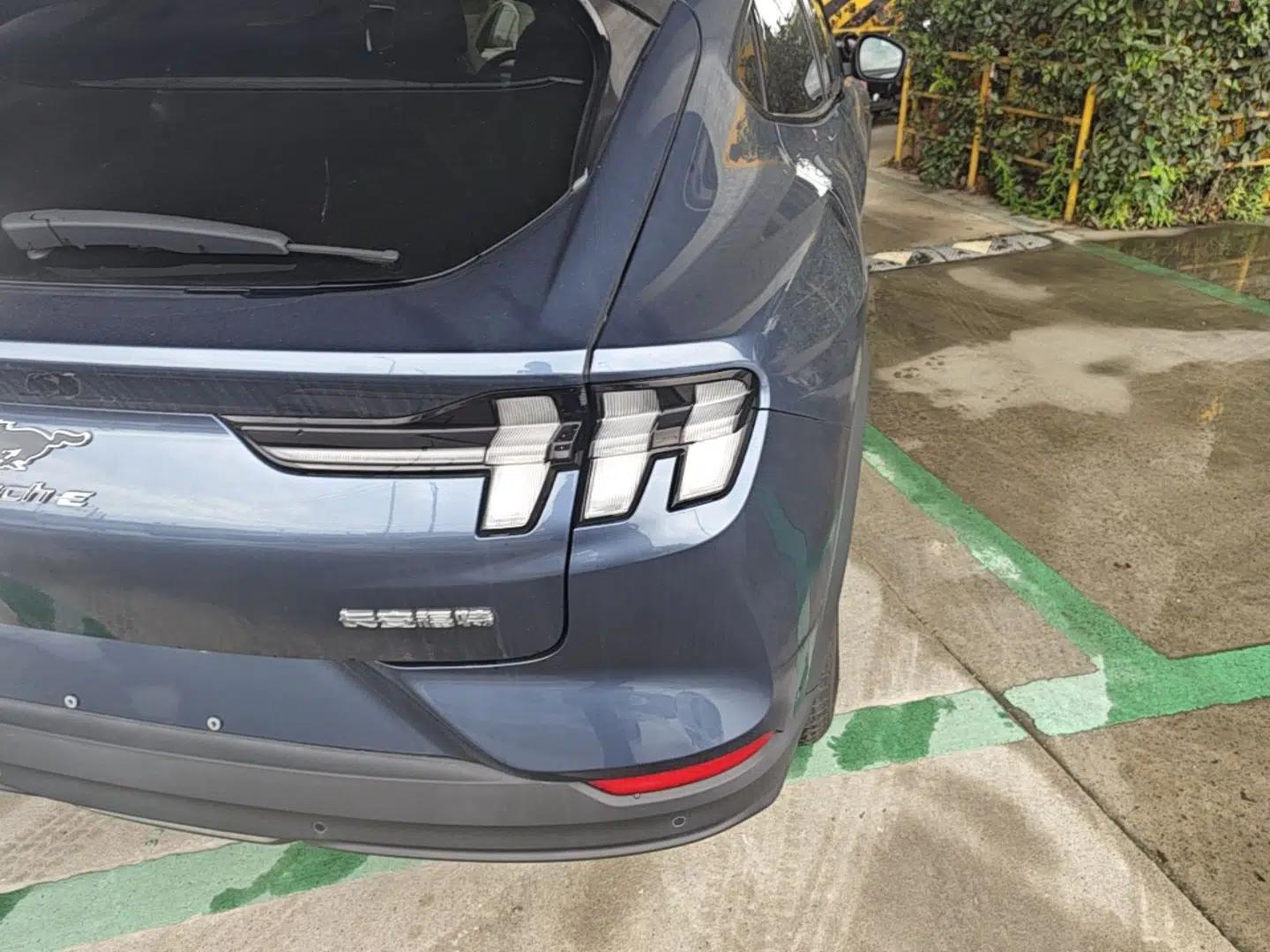 Ford Mustang Mach-E 2021 Leap Edition Rear-Drive Version (Standard Range) — миниатюра 9