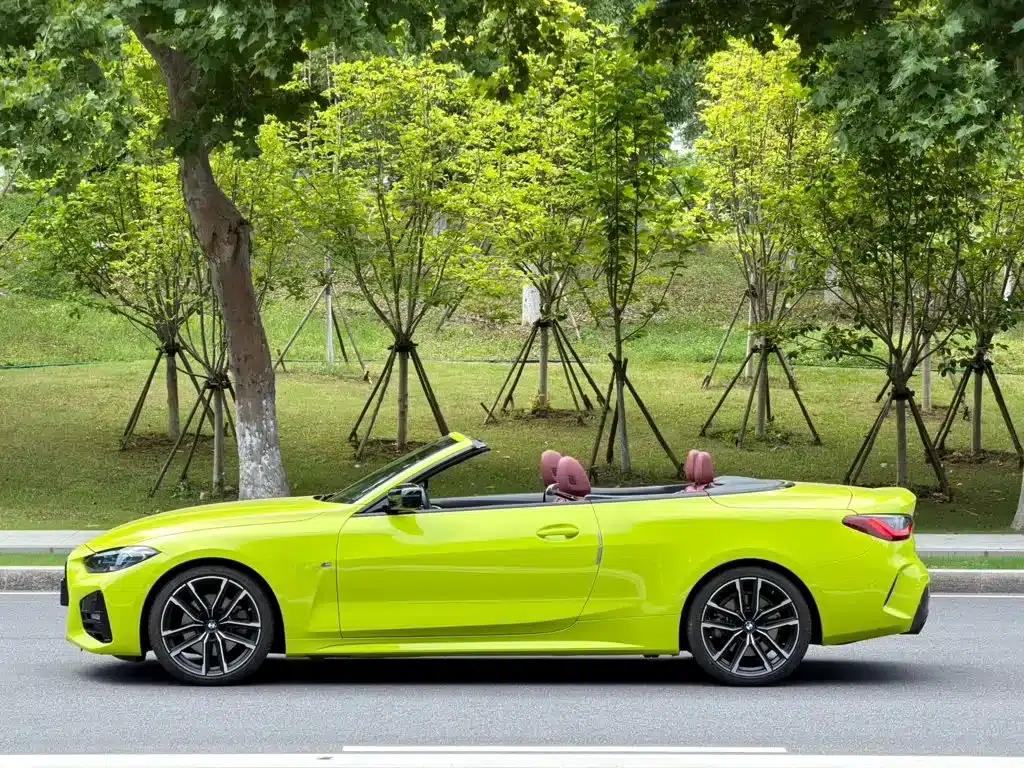 2023 BMW 4 Series 430i Convertible M Sport Shadow Edition — миниатюра 4