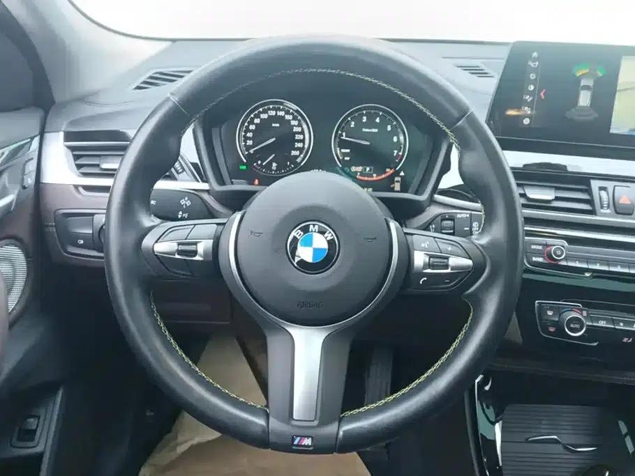 BMW X2 2023 sDrive25i M Sport Shadow Edition — миниатюра 15
