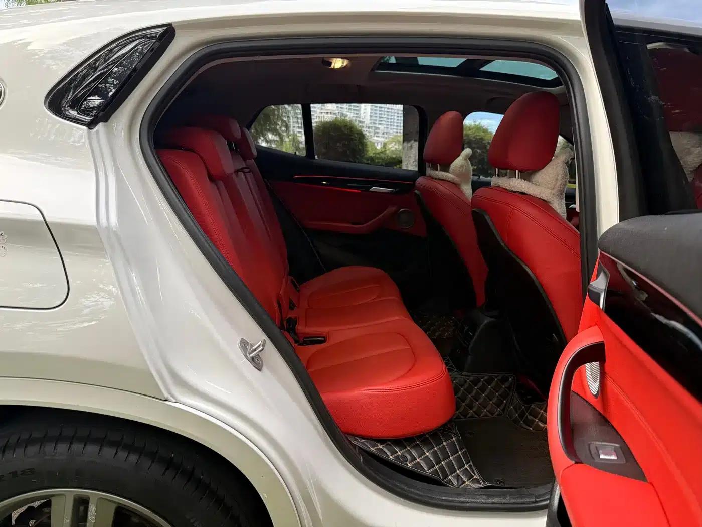 BMW X2 2022 sDrive25i M Sport Package — миниатюра 33