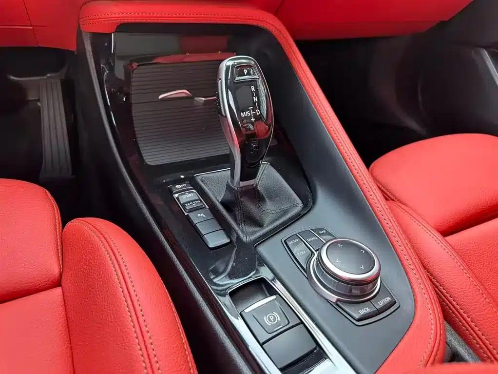 BMW X2 2022 sDrive25i M Sport Package — миниатюра 10