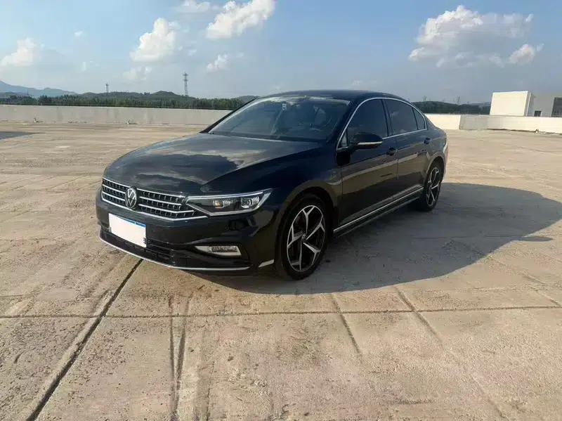 Volkswagen Magotan 2023 2 Millionth Unit Commemorative Edition 330TSI DSG Leading Model — миниатюра 1