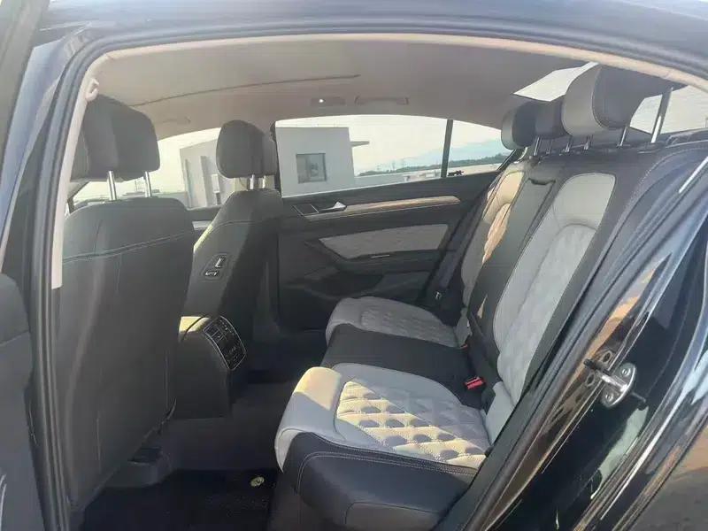 Volkswagen Magotan 2023 2 Millionth Unit Commemorative Edition 330TSI DSG Leading Model — миниатюра 9