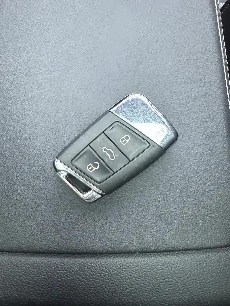 Volkswagen Magotan 2023 2 Millionth Unit Commemorative Edition 280TSI DSG Comfort Model — миниатюра 11
