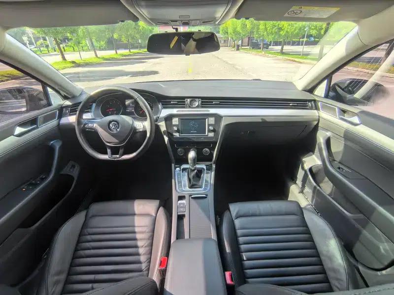 2018 Volkswagen Passat 330TSI DSG Leading Edition — миниатюра 12