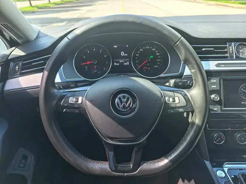 2018 Volkswagen Passat 330TSI DSG Leading Edition — миниатюра 14
