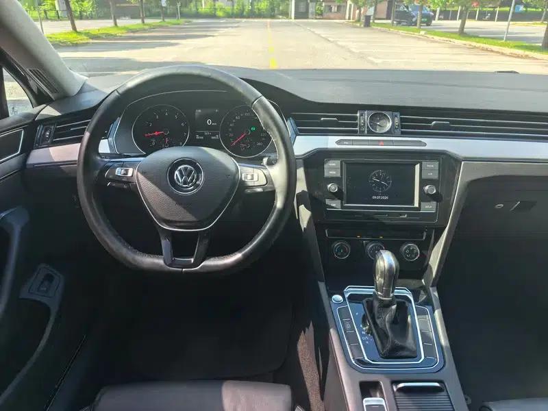 2018 Volkswagen Passat 330TSI DSG Leading Edition — миниатюра 15