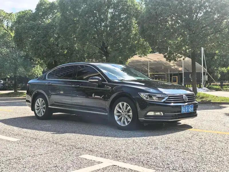 2018 Volkswagen Passat 330TSI DSG Leading Edition — миниатюра 3