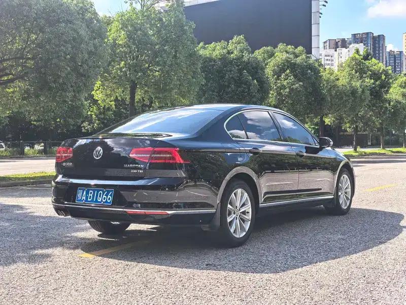 2018 Volkswagen Passat 330TSI DSG Leading Edition — миниатюра 6