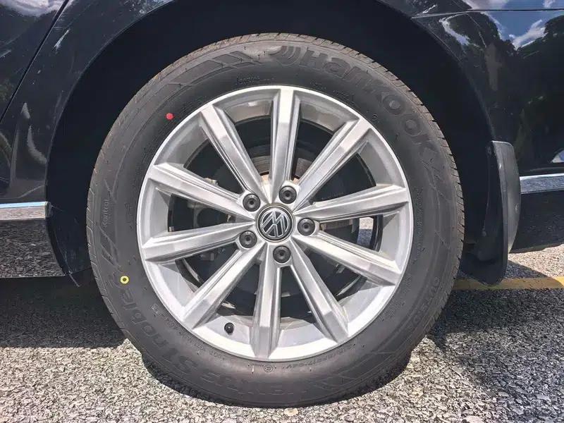 2018 Volkswagen Passat 330TSI DSG Leading Edition — миниатюра 7