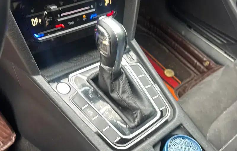 Volkswagen Passat 2021 330TSI DSG 30th Anniversary Edition — миниатюра 13