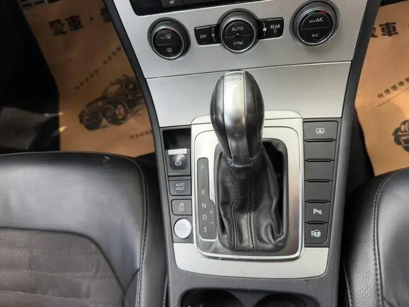 2013 Volkswagen Passat 1.8TSI Premium — миниатюра 12