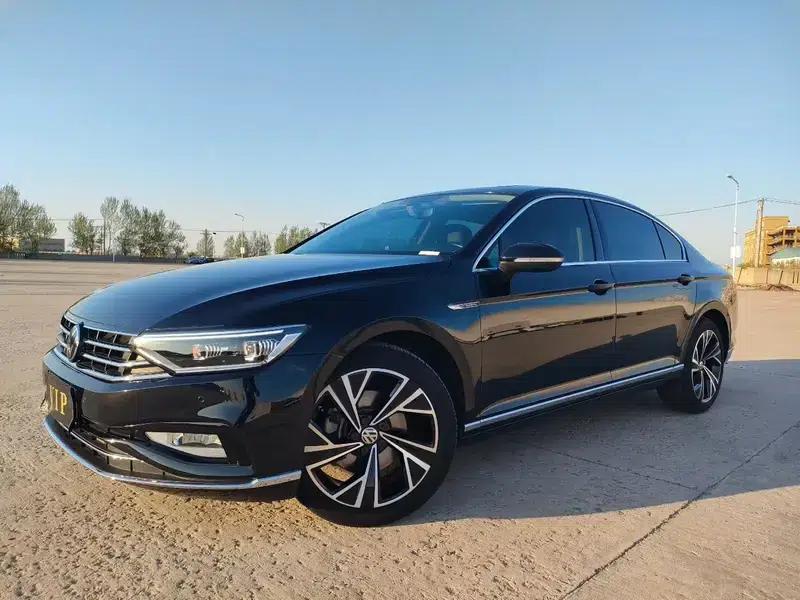 2020 Volkswagen Passat 330TSI DSG Luxury — миниатюра 1