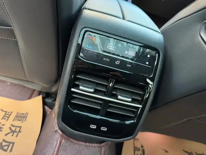 2024 Volkswagen Passat 380TSI Premium Edition with Magotan Package — миниатюра 13