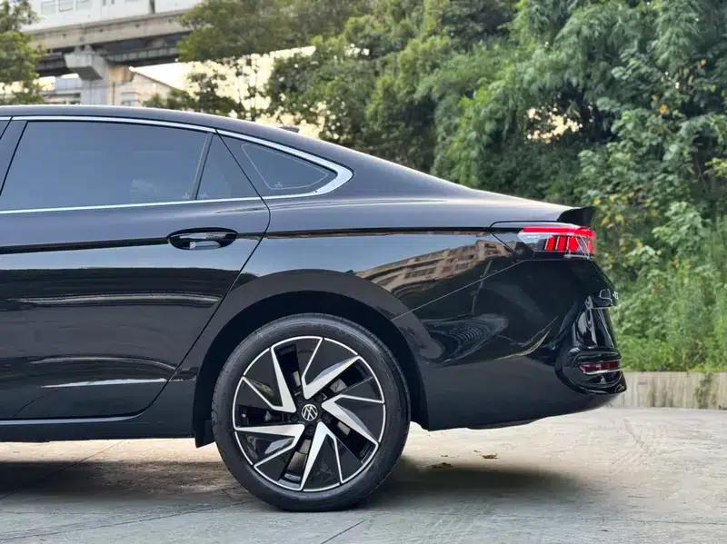 2024 Volkswagen Passat 380TSI Premium Edition with Magotan Package — миниатюра 23
