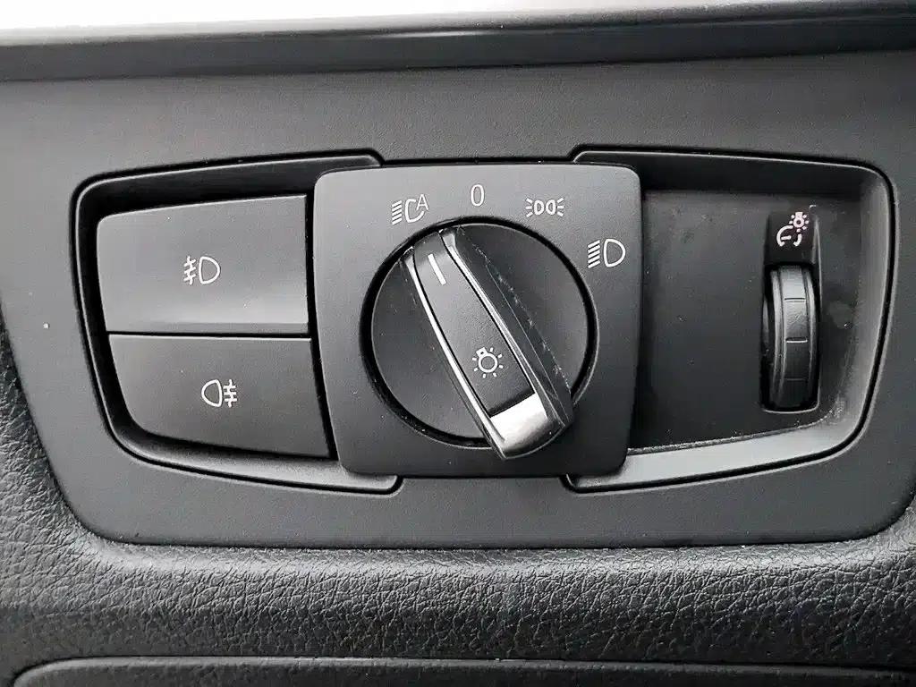 BMW 3 Series GT 2013 320i Luxury Design Package — миниатюра 21
