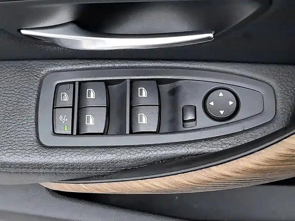 BMW 3 Series GT 2013 320i Luxury Design Package — миниатюра 9