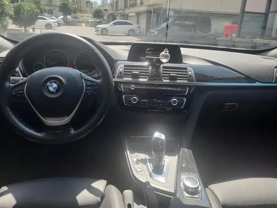 BMW 3 Series GT 2019 320i Fashion Edition — миниатюра 12