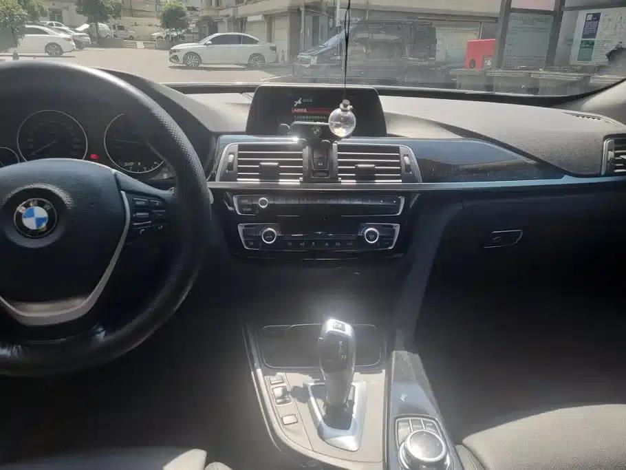 BMW 3 Series GT 2019 320i Fashion Edition — миниатюра 13