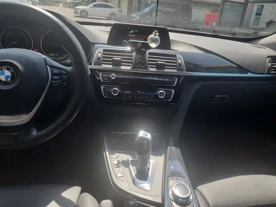 BMW 3 Series GT 2019 320i Fashion Edition — миниатюра 16