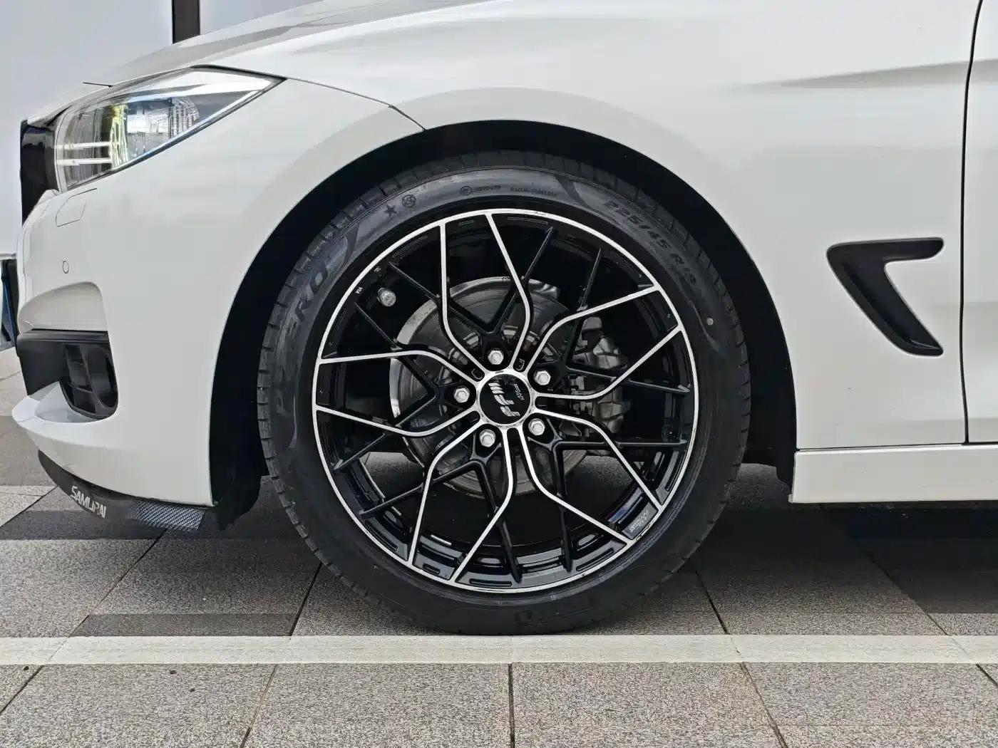 BMW 3 Series GT 2016 320i Fashion Edition — миниатюра 22