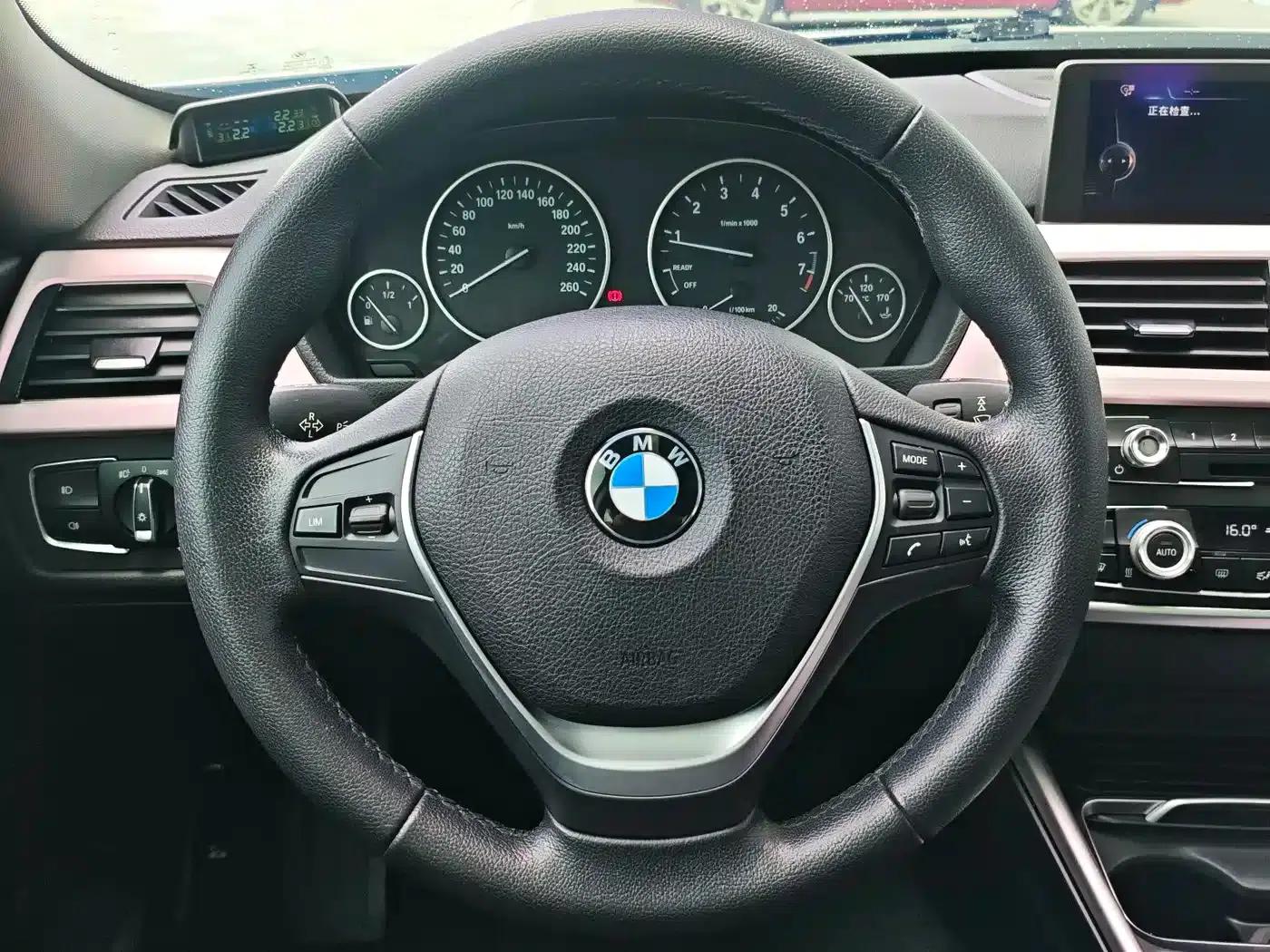 BMW 3 Series GT 2016 320i Fashion Edition — миниатюра 8