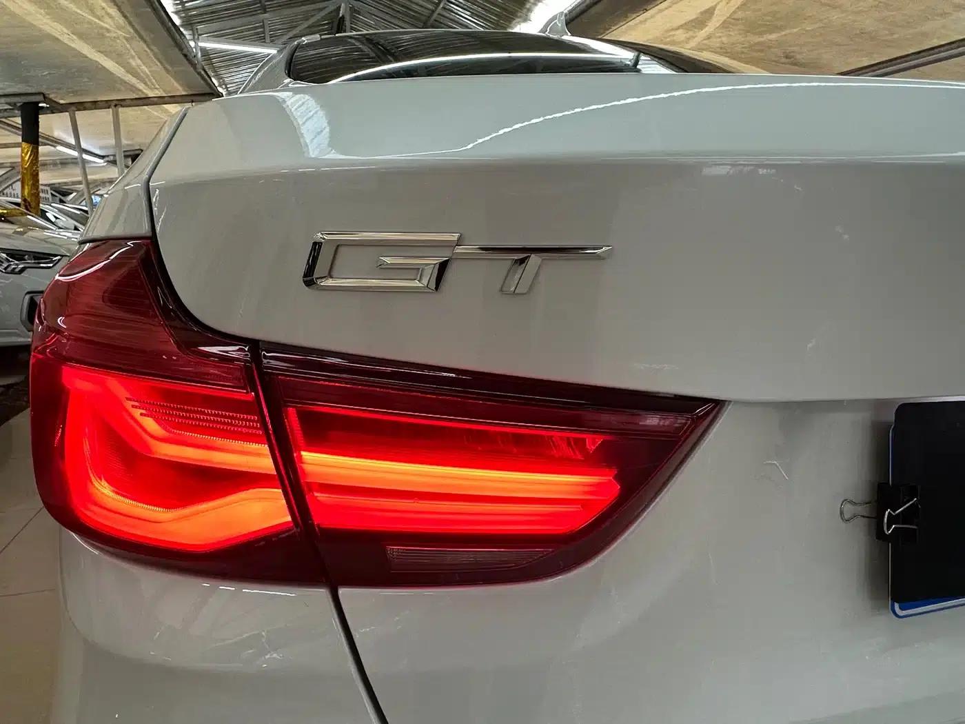 2020 BMW 3 Series GT 320i M Sport Package — миниатюра 11