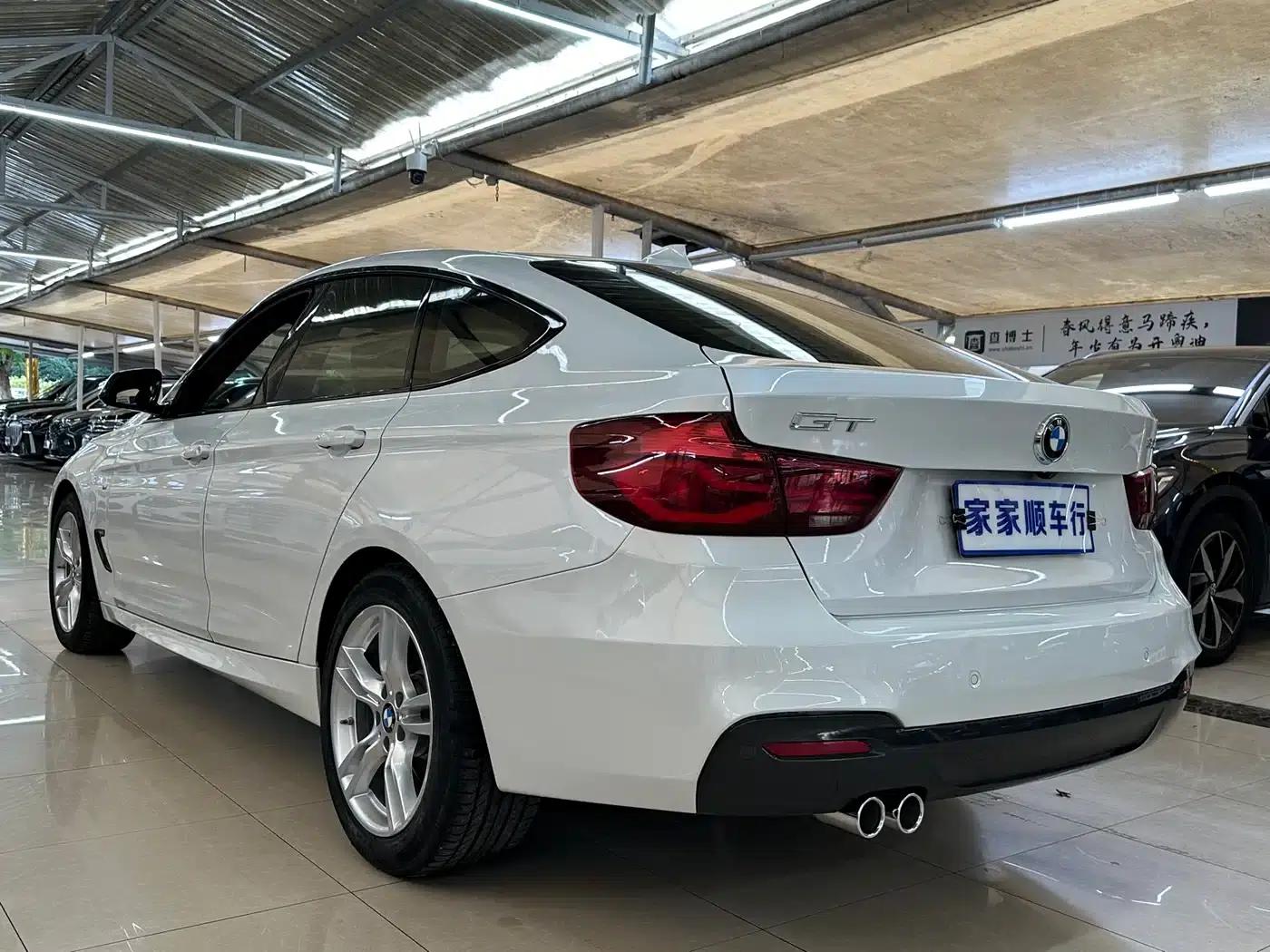 2020 BMW 3 Series GT 320i M Sport Package — миниатюра 6