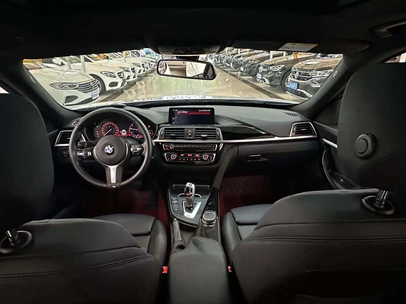 2020 BMW 3 Series GT 320i M Sport Package — миниатюра 9